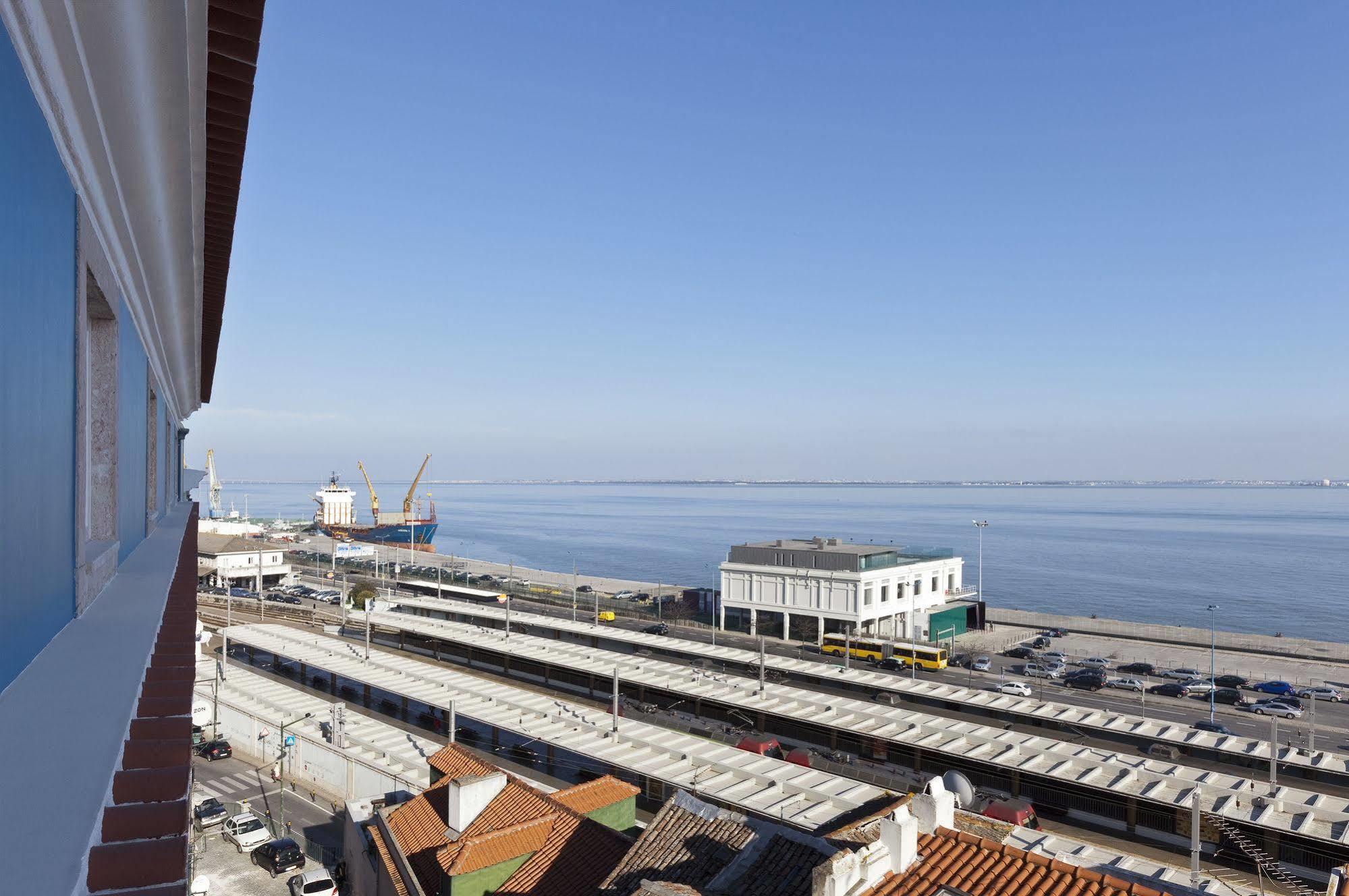 Hello Lisbon Santa Apolonia Apartments Exteriör bild